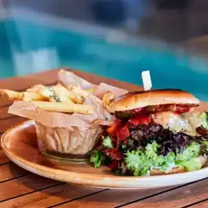 Dagspa med spa og burger hos Hotel Viking i Nordjylland