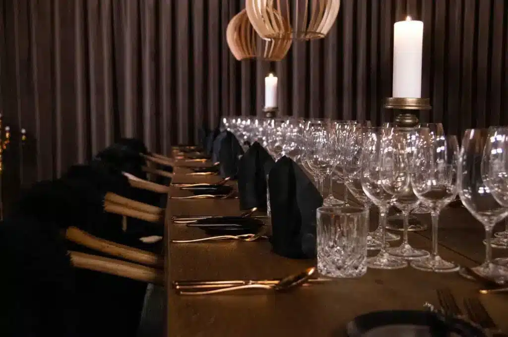 Middag i vinkælderen hos Hotel Viking