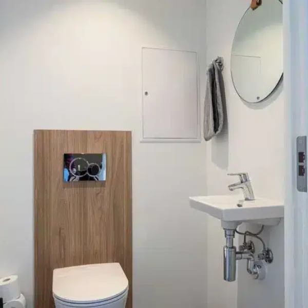 Toilet i værelse 103